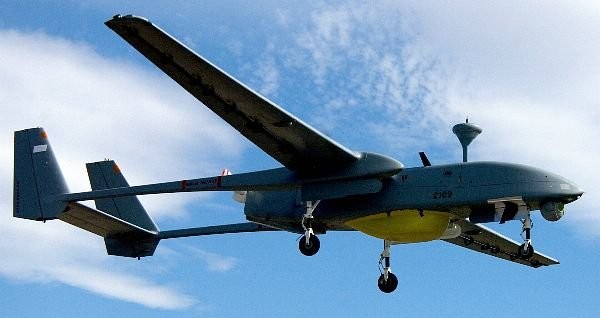 A US Navy RQ-2a Pioneer unmanned reconnaissance "drone," of the type used by the USS Wisconsin during the Persian Gulf War.