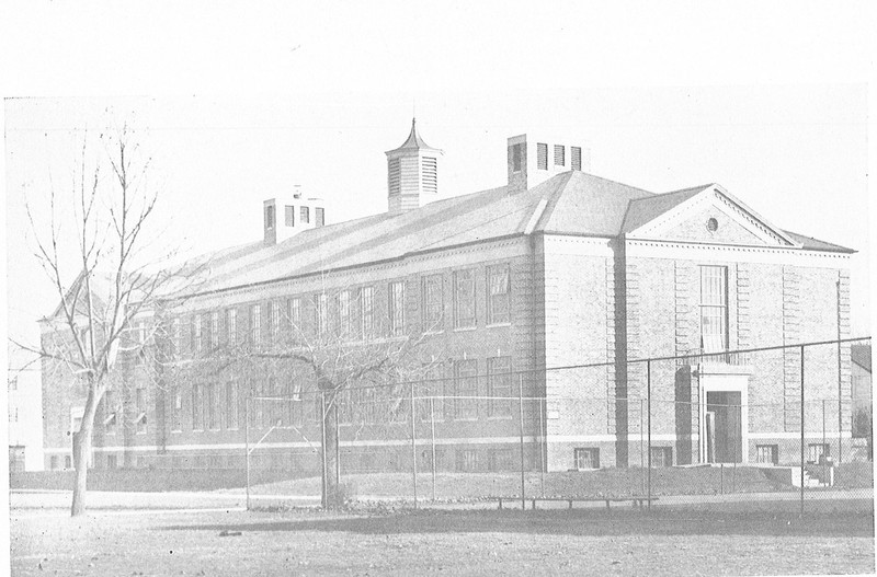 Jenkins Hall in 1938. The fence marks Marshall's original tennis courts.