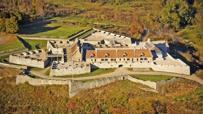 Picture of Fort Ticonderoga and its shape