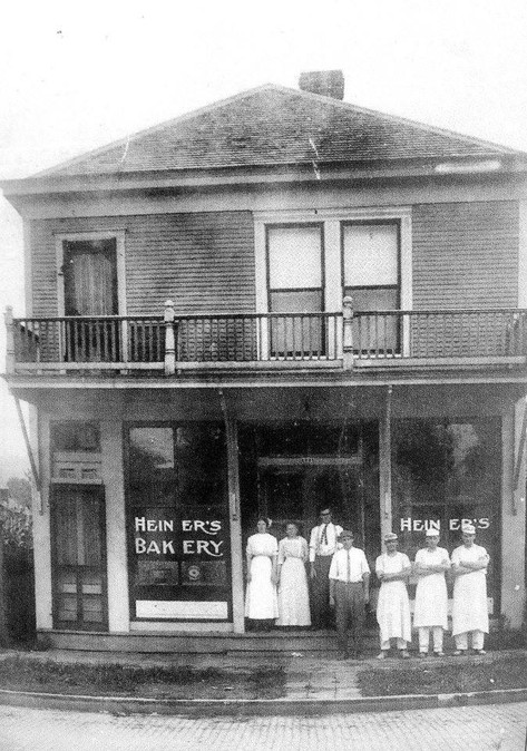 Heiner's Bakery at Washington Avenue and 13th Street