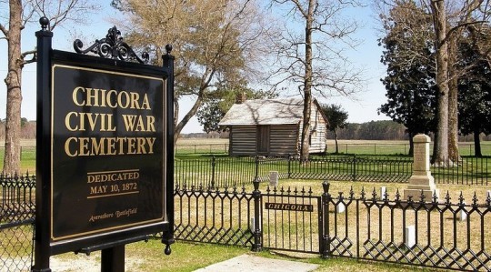 This is the civil war cementery located on the plantation grounds