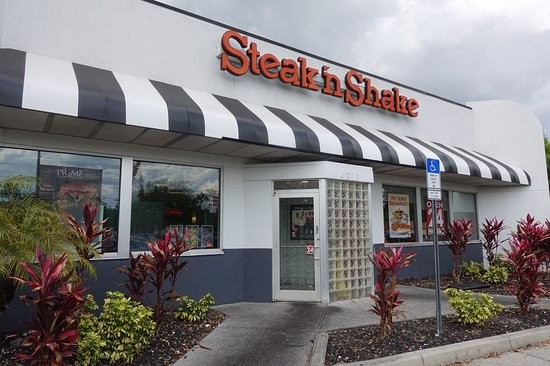 Steak and Shake restaurant right in Kissimmee