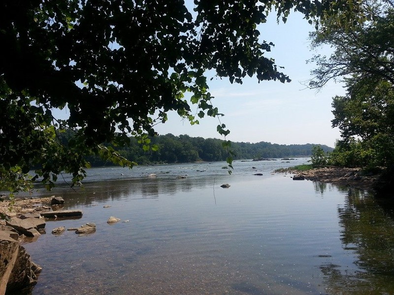 Scott's Run and the Potomac River on the northwest corner of Scott's Run Nature Preserve by NortyNort on Wikimedia Commons (CC BY-SA 4.0)