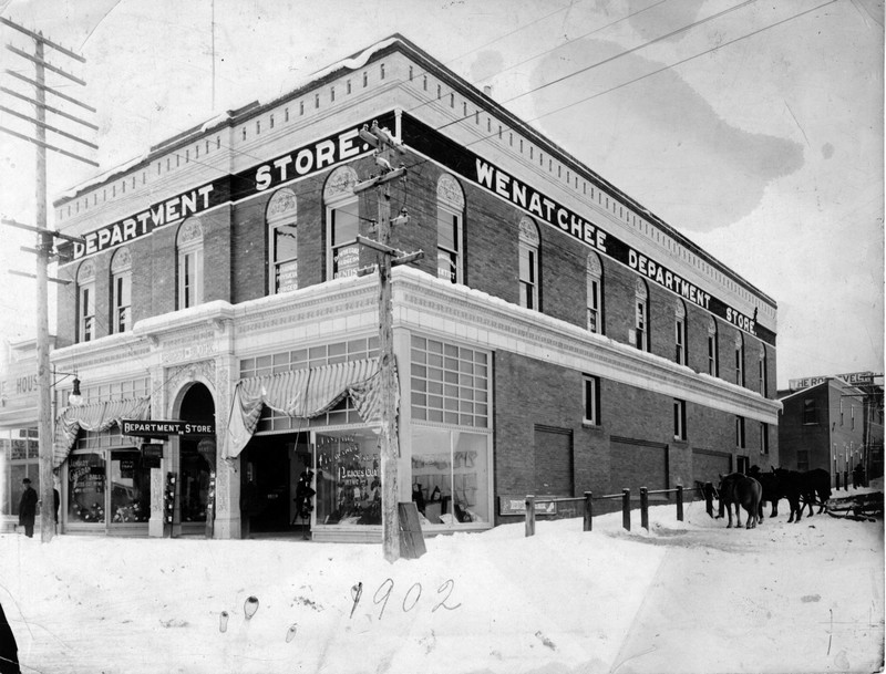 Photo of the Griggs Building in winter.  The photo bears a hand written label "1902" but the building wasn't completed until 1903.