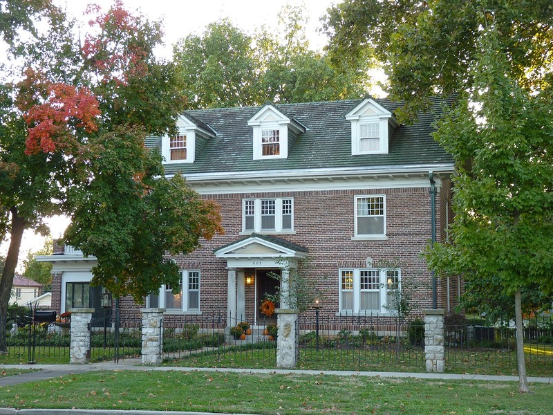 Edward M. and Della C. Wilhoit House at 903 S. Weller Ave., Springfield, Missouri. The home is also listed on the NRHP.