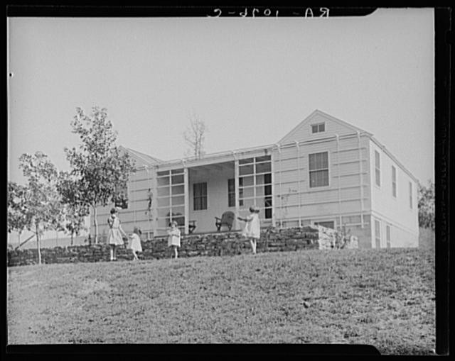 Building, Window, Rectangle, Picture frame