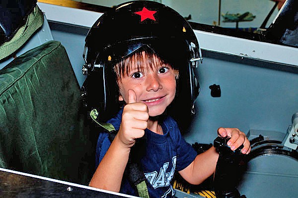 Kids love oour cockpit simulators.