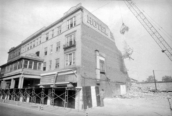 Hotel Huntington being demolished in 1976