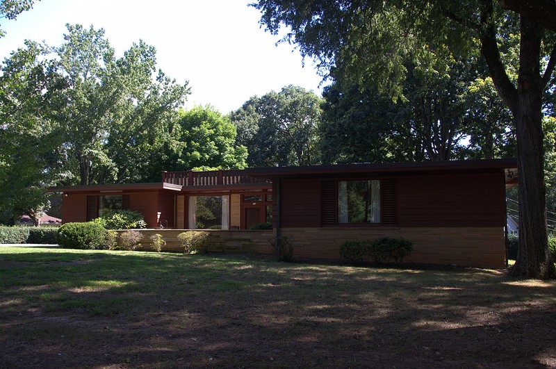 The front of the Lee and Helen George House