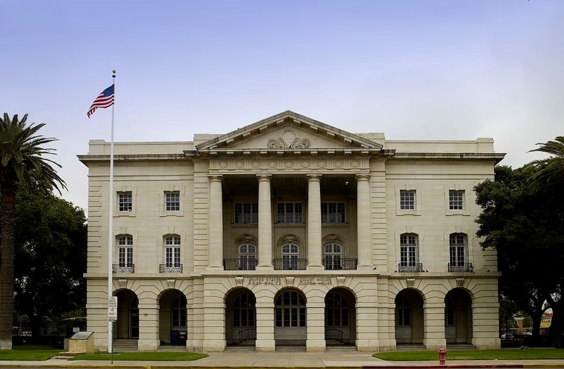 The United States Post Office, Courthouse and Custom House was built in 1907. The post office and U.S. Marshal service occupy the building today.