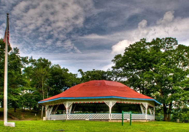 The carousel pavilion before its much needed face lift in 1986, by city donors.