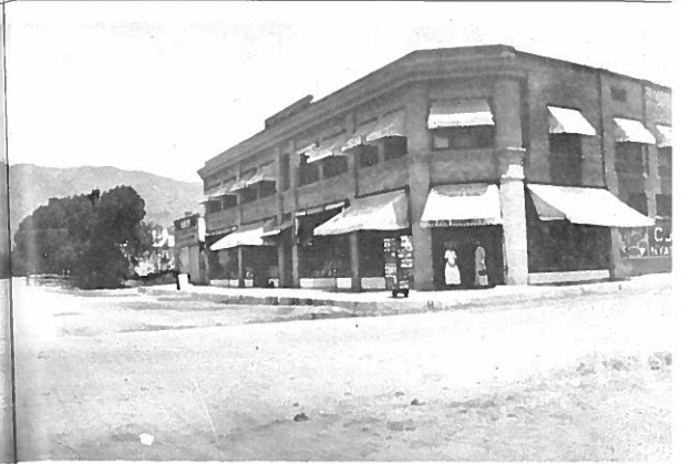 Window, Building, Tints and shades, Facade