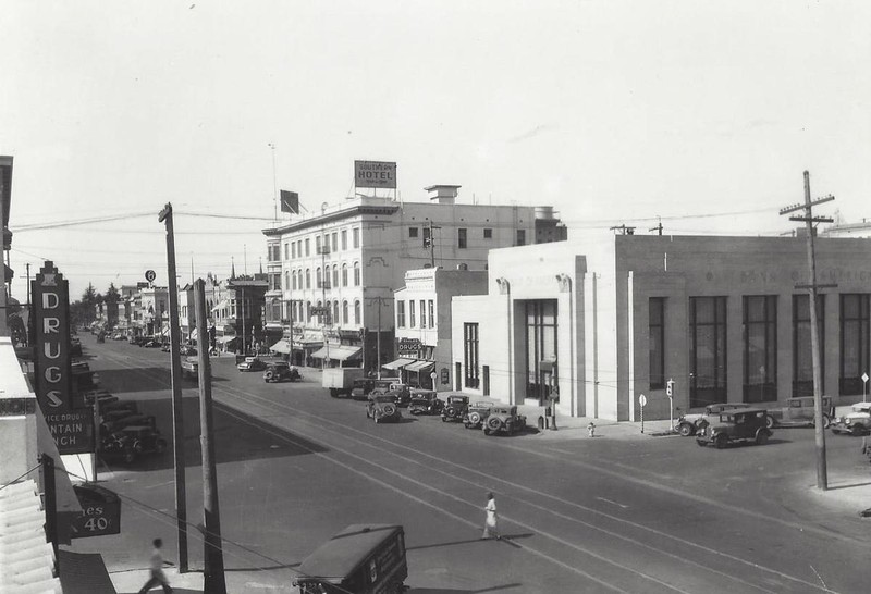 Building, Car, Sky, Motor vehicle