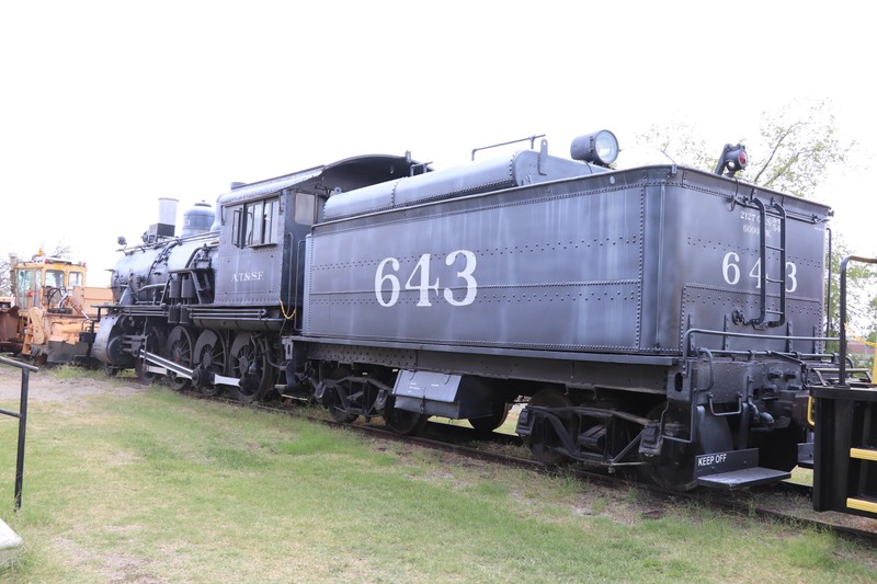 Train, Land vehicle, Vehicle, Sky