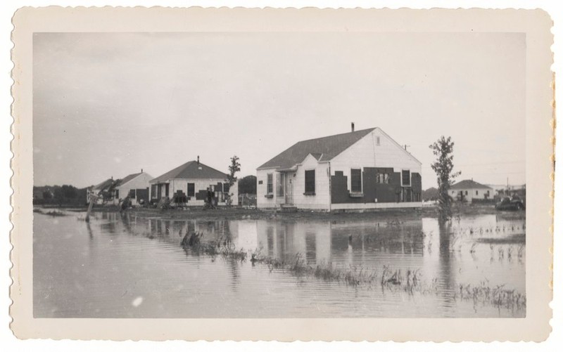 Water, Building, Sky, House