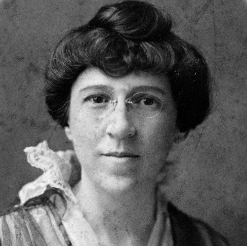 Photograph of Lila Meade Valentine courtesy of Virginia Commonwealth University, Special Collections and Archives.