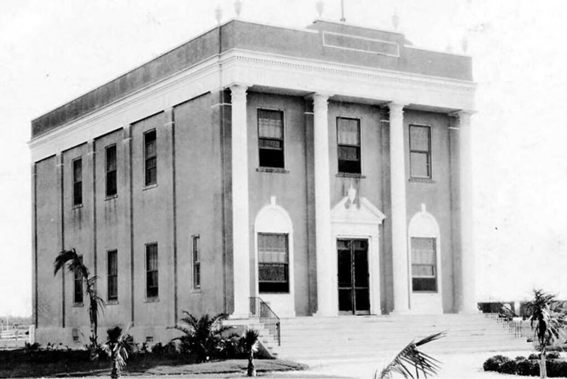 A dated picture of the Old Collier Court House, built in 1928 (n.d.).