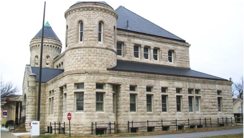 South and east elevations of Atchison Post Office in 2011 photo by William E. Fischer, Jr. (KSHS)