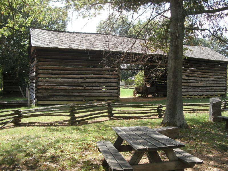 Original corn crib. (Photo by Steve Hart)