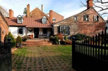 Built in 1775, the Murray-Dick-Fawcett House is one of the oldest dwellings in Alexandria.