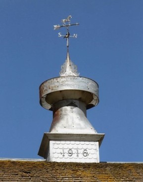 Sky, Finial, Building, Cross