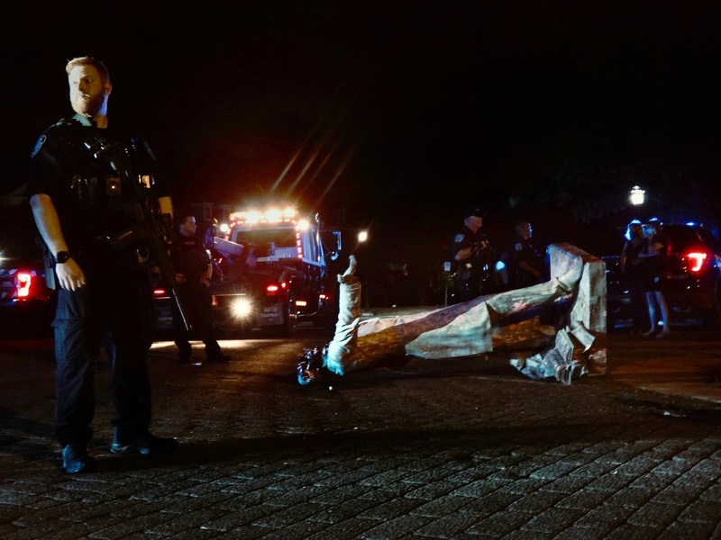 Jefferson Davis statue toppled in Richmond