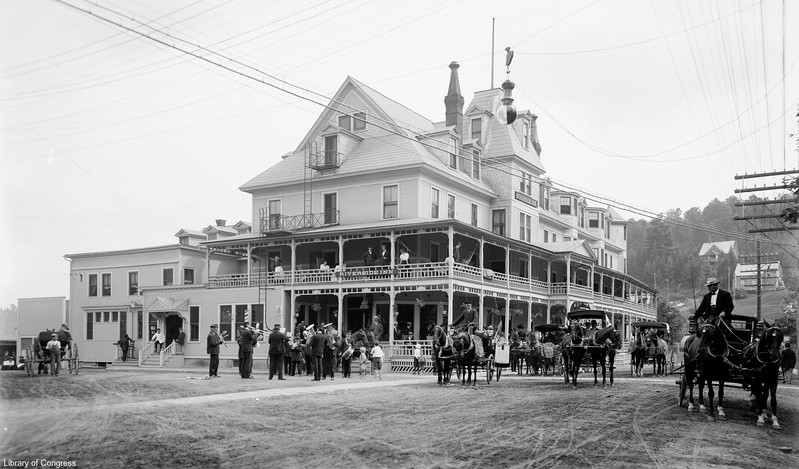 Riverside Inn 