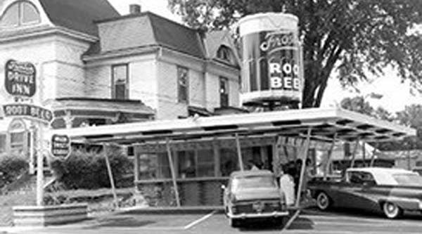 The giant Frostop mug was first seen in Jefferson, LA in 1954