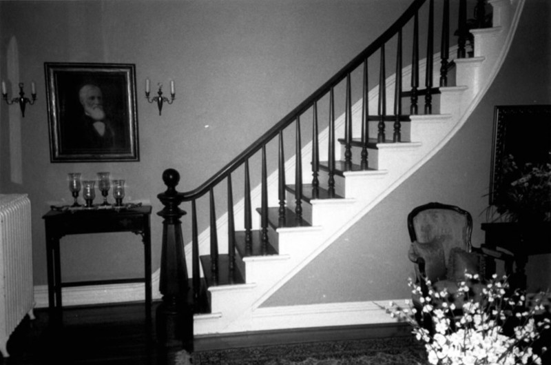 Staircase inside Mary and Oscar Burch House in 2002 photo (Beetem)