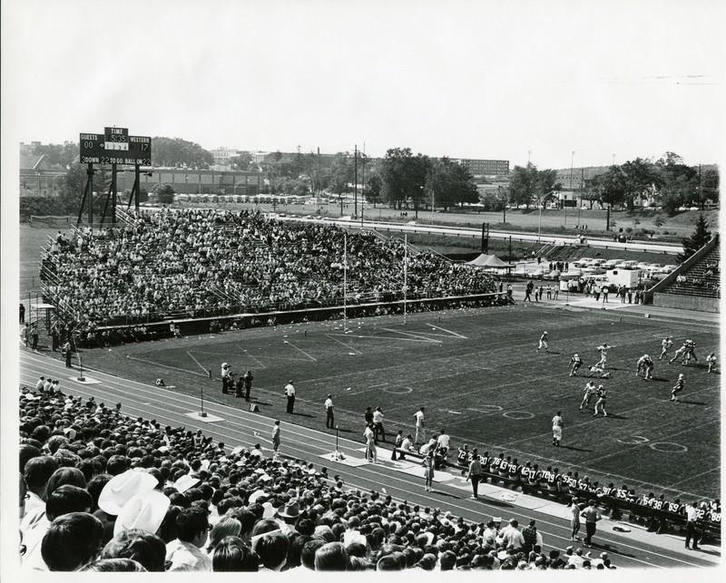 Sky, Crowd, Monochrome, Stadium