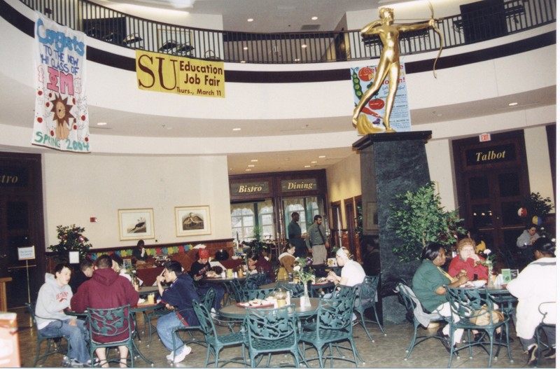 Commons atrium with seating