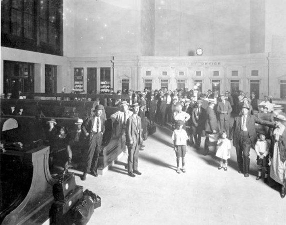 The main waiting room in 1921.