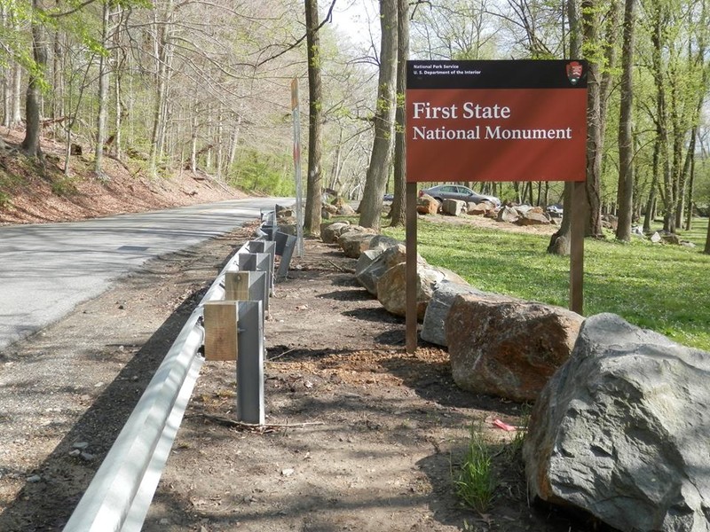 Sign marking the entrance of the grounds of the park.