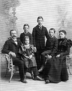 George and Evvie Parker with their children Charles, Frank, George, and Alice. 