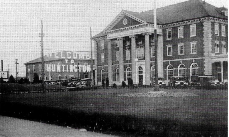 The C&O station, circa 1930s, with a Welcome To Huntington sign outside 