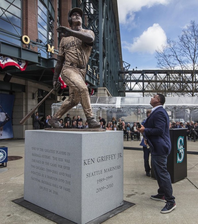 Tribute statue to longtime Mariners' broadcaster Dave Niehaus.