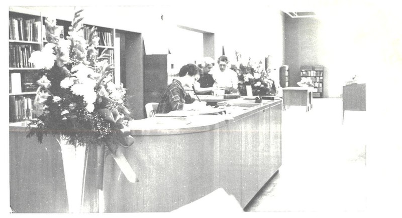 Interior design, Black-and-white, Table, Receptionist