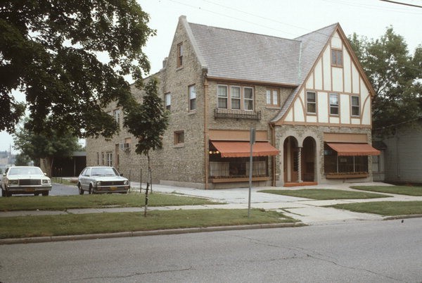 A modern day view of the Sam Thompson Building.