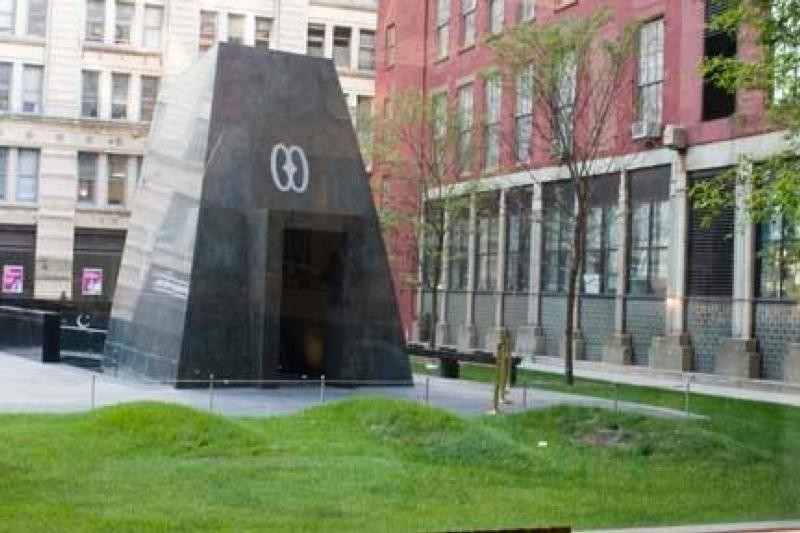 A photo of the memorial at the burial ground.