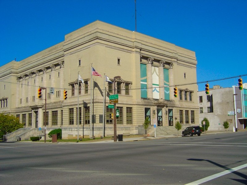 Huntington's City Hall was completed in 1915; it was the third city hall building, following previous structures from 1871 and 1886.