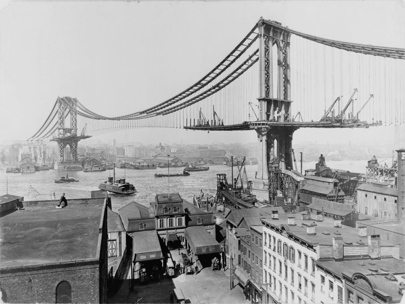 Construction works on the Golden Gate bridge - photo taken somewhere between 1933 and 1937. 