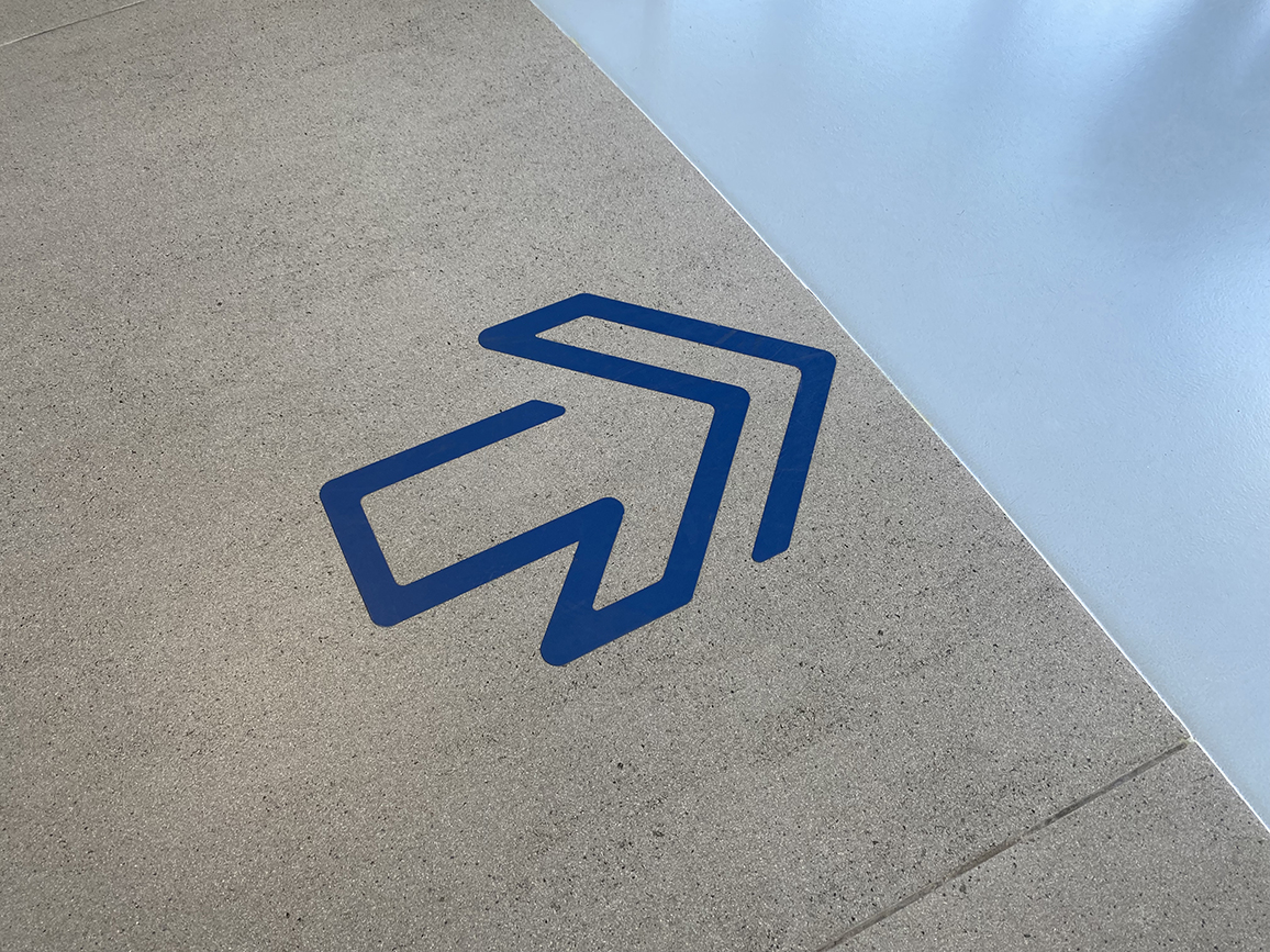 Vinilo especial suelo con laminado antideslizante y troquelado