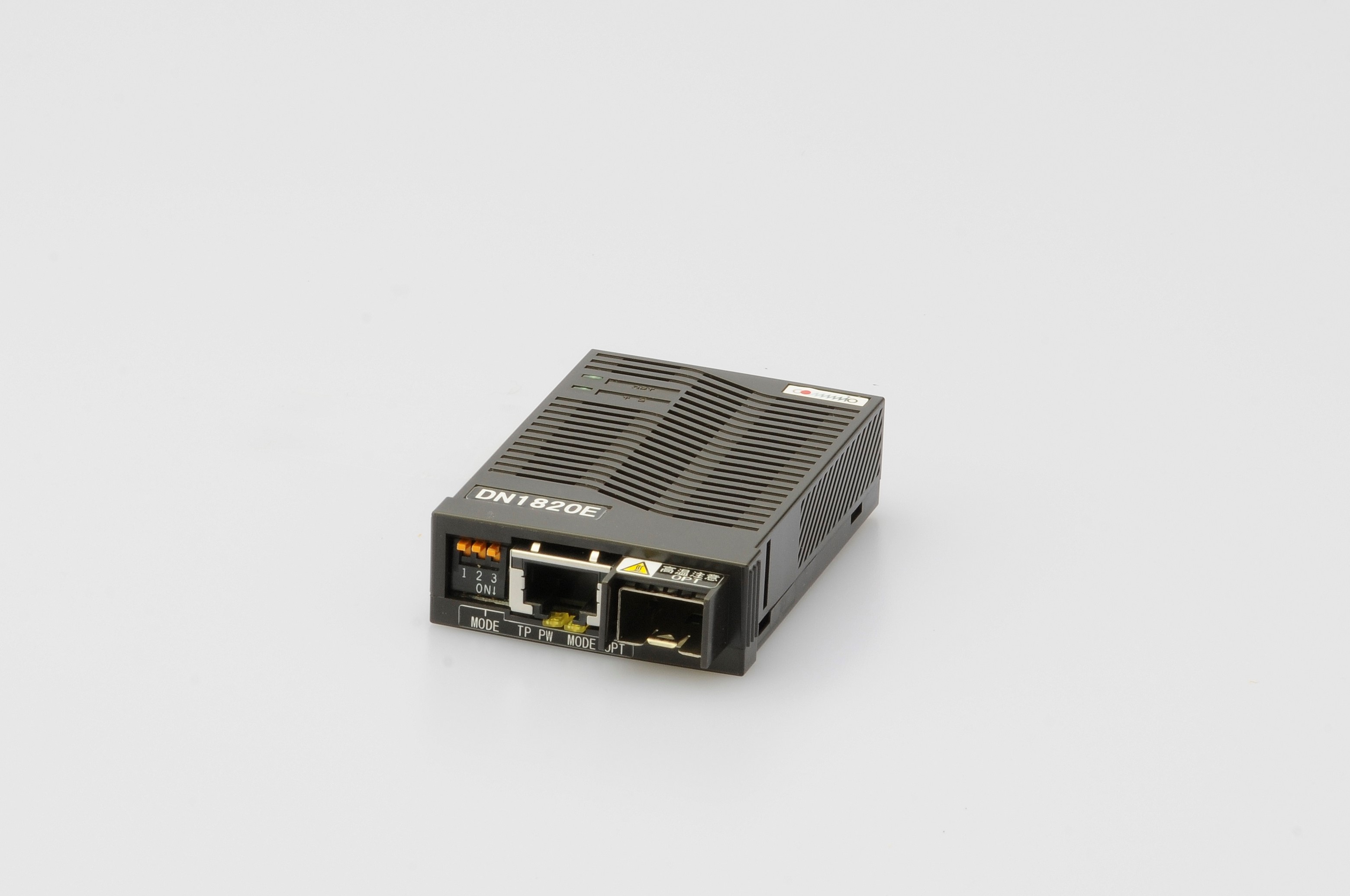 10GBASE-T/R SFP+対応メディアコンバータ「DN1820E」