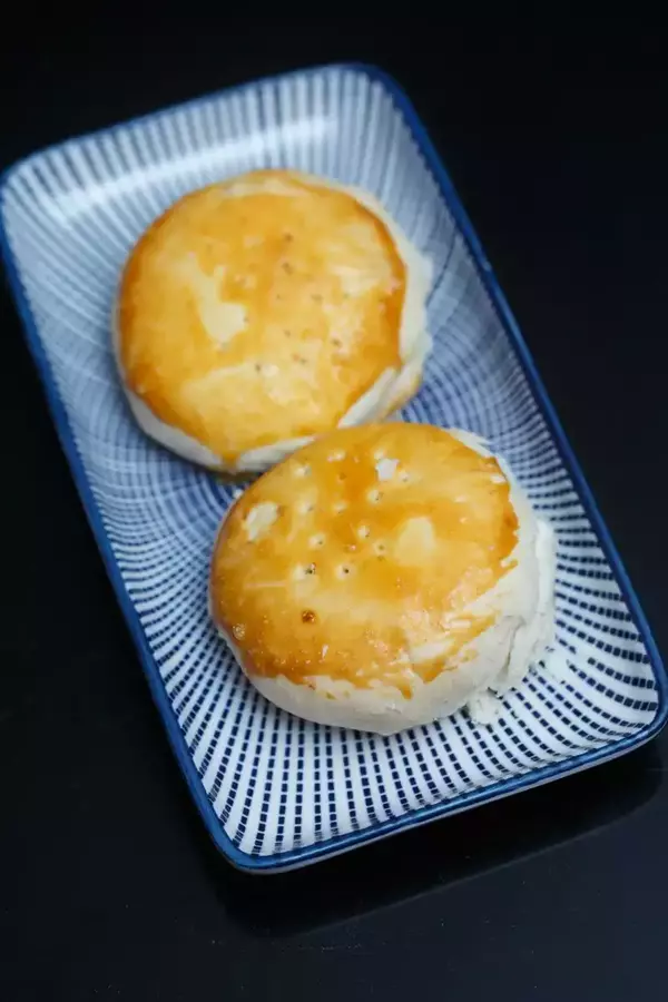 Lao po bing detail with flaky pastry