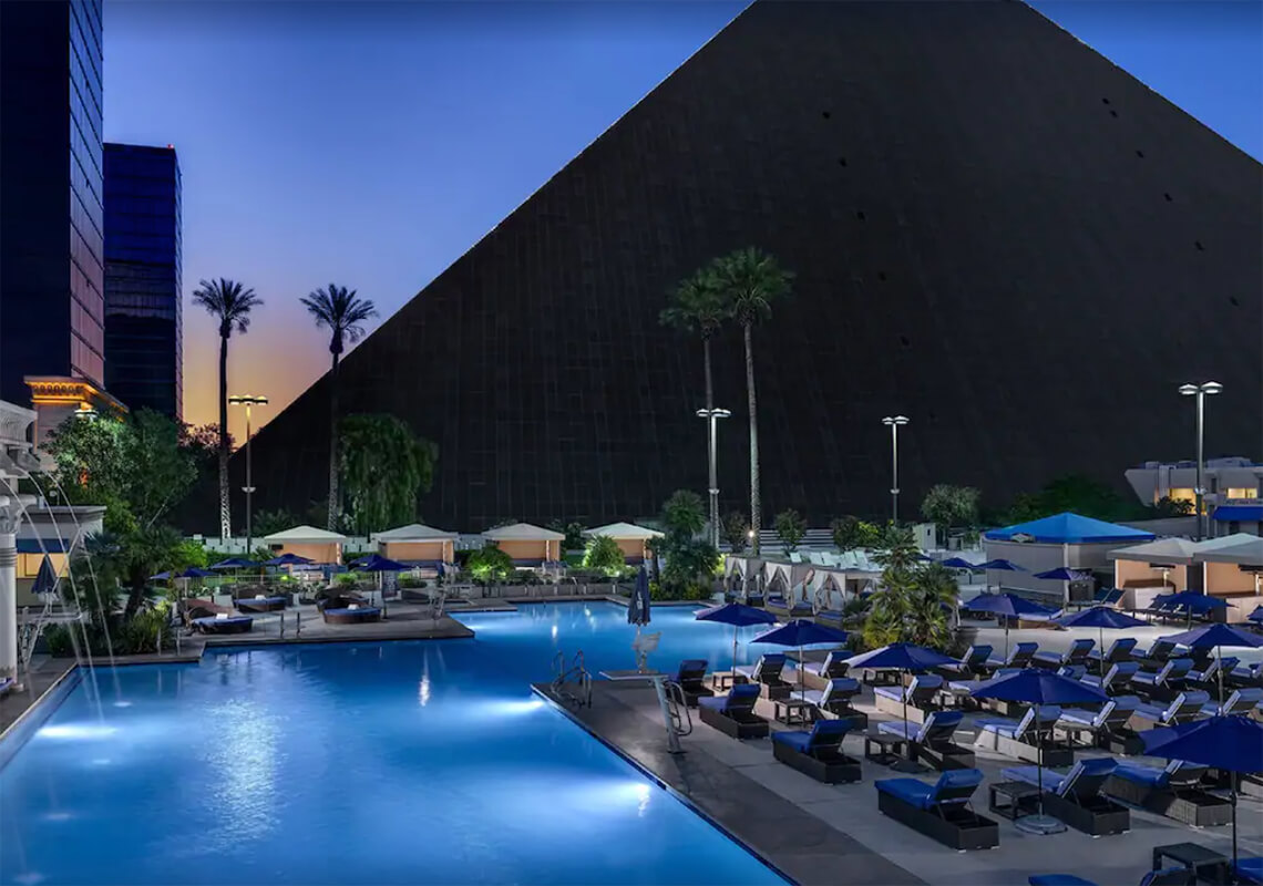 luxor hotel and casino address