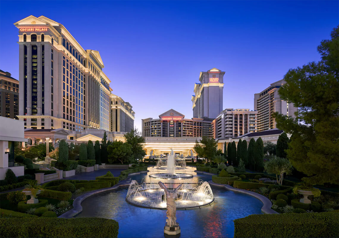 Caesars Palace to Welcome Guests with 15-Foot-Tall Caesars Statue