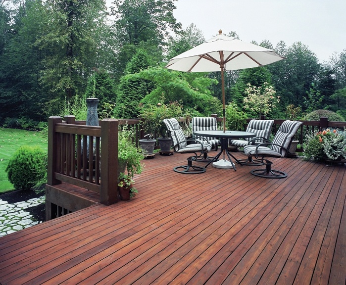 Choosing the Right Stain for Your Deck