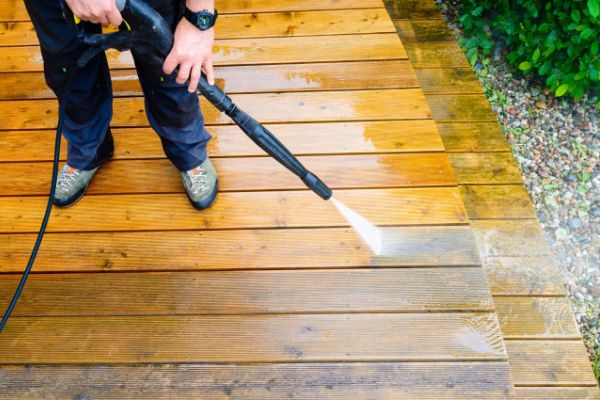 Hiring a Professional Power Washing Service