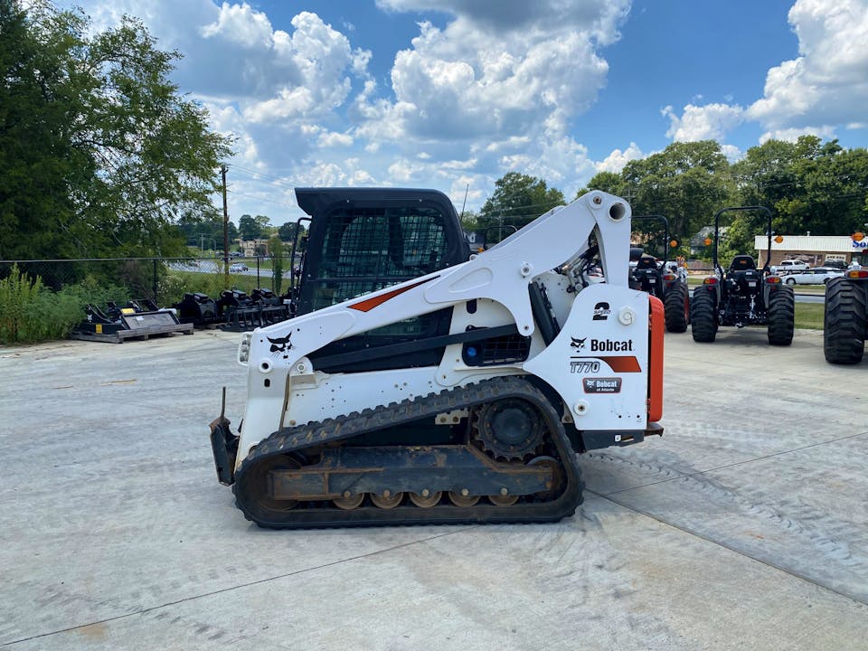 Maria Sanchez & Juan Benitez - 2019 Bobcat T770