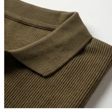 Cuello y puños tejidos